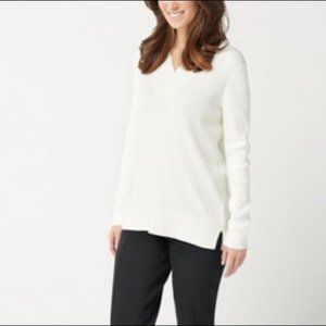 Linea/Louis Dell 'Olio Whisper Knit V-Neck Sweater